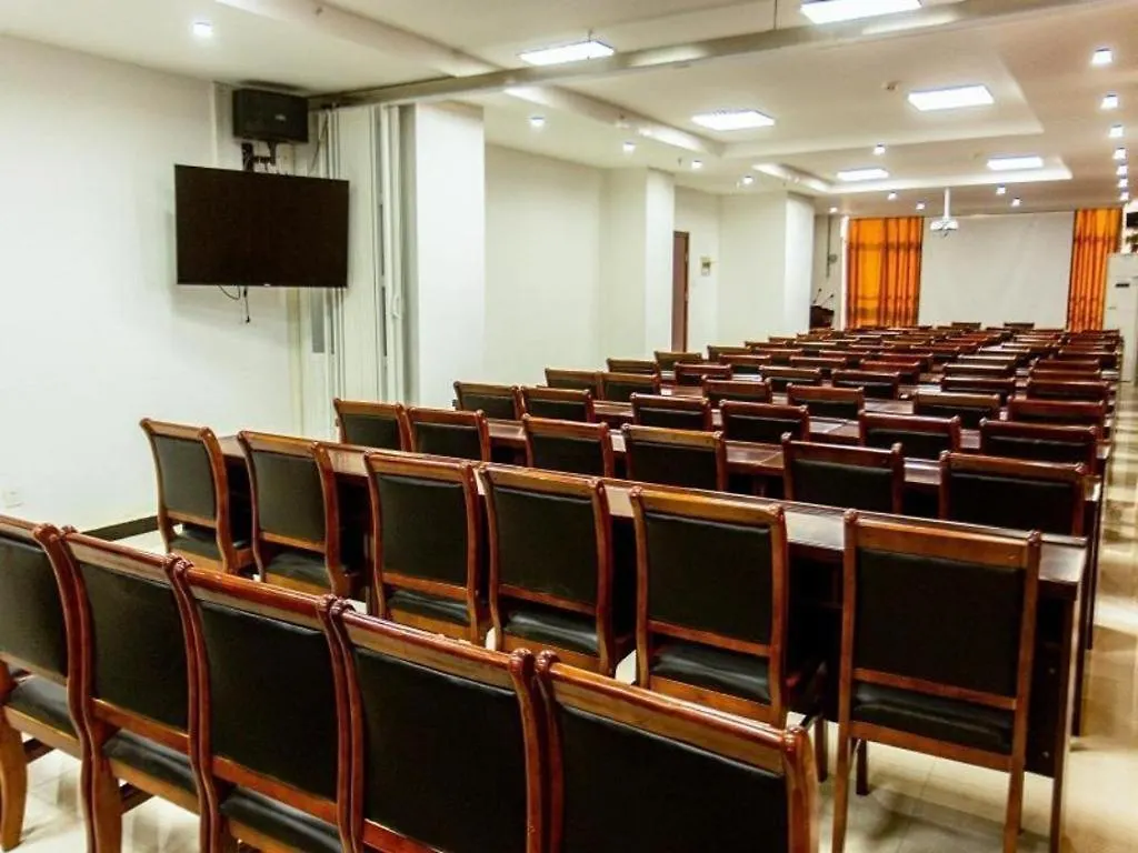 Greentree Inn Henan Zhumadian Yicheng Weisi Road Business Road 3*,  Čína