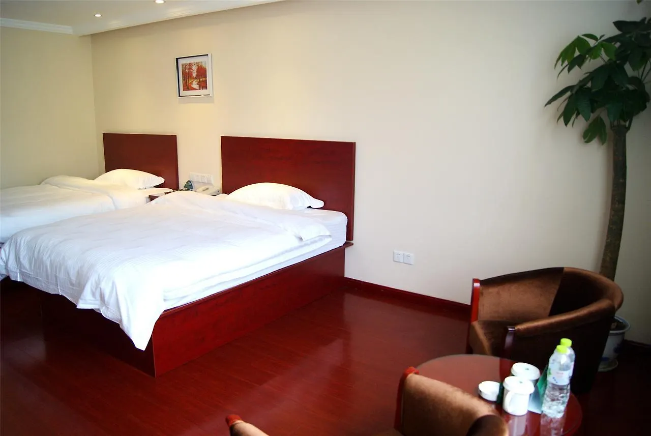 Greentree Inn Henan Zhumadian Yicheng Weisi Road Business Road 3*,